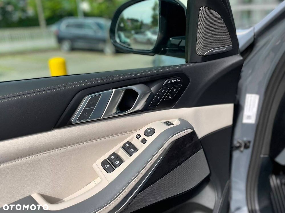 BMW X7 - 15