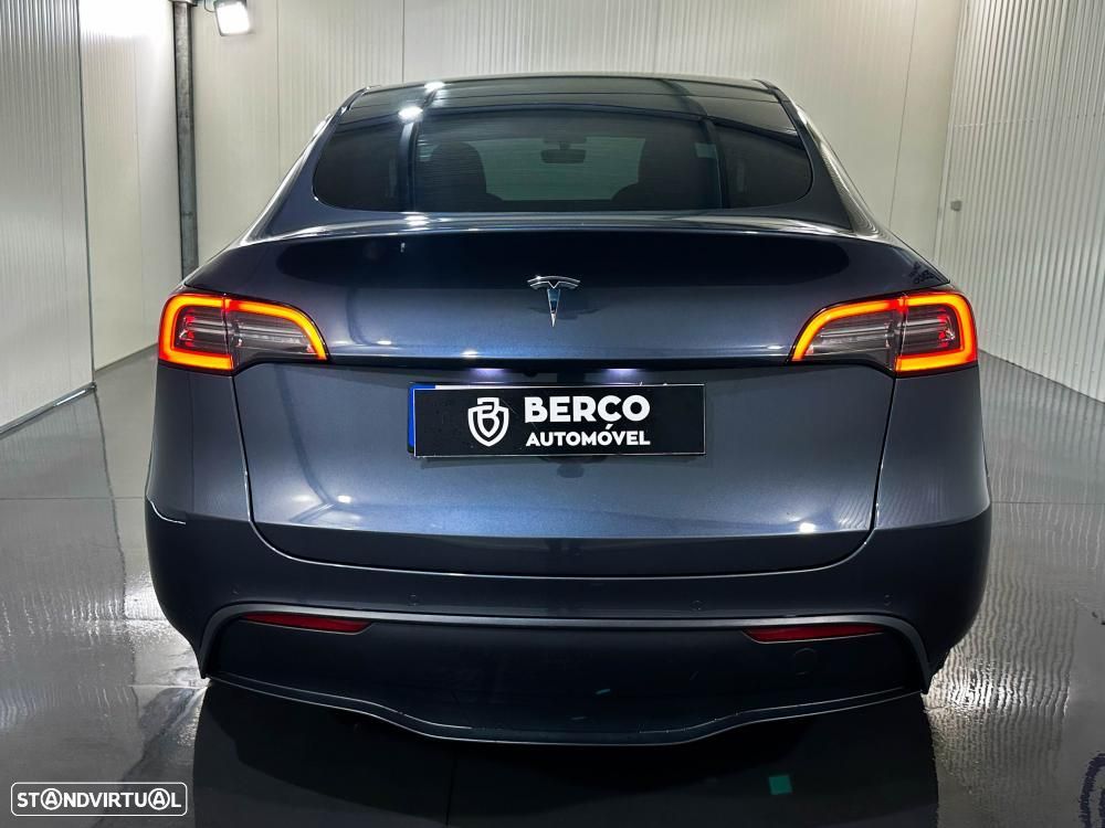Tesla Model Y Long Range Dual Motor AWD - 6