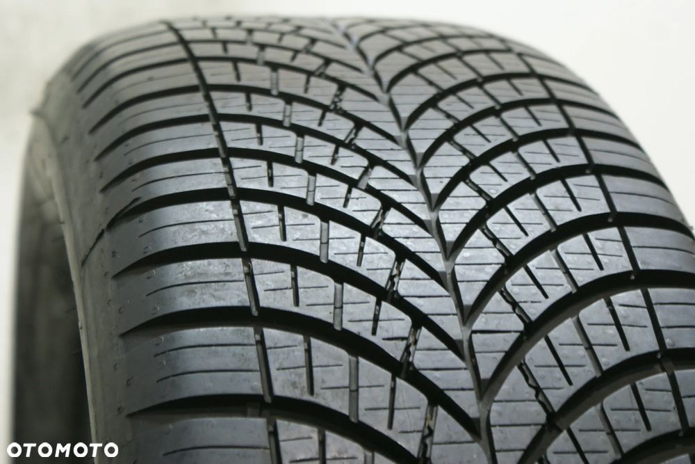 215/60R17 GOODYEAR VECTOR 4SEASONS G3 , 7,9mm 2024r A9540 - 2