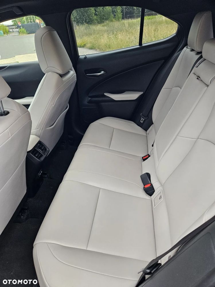 Lexus UX - 11
