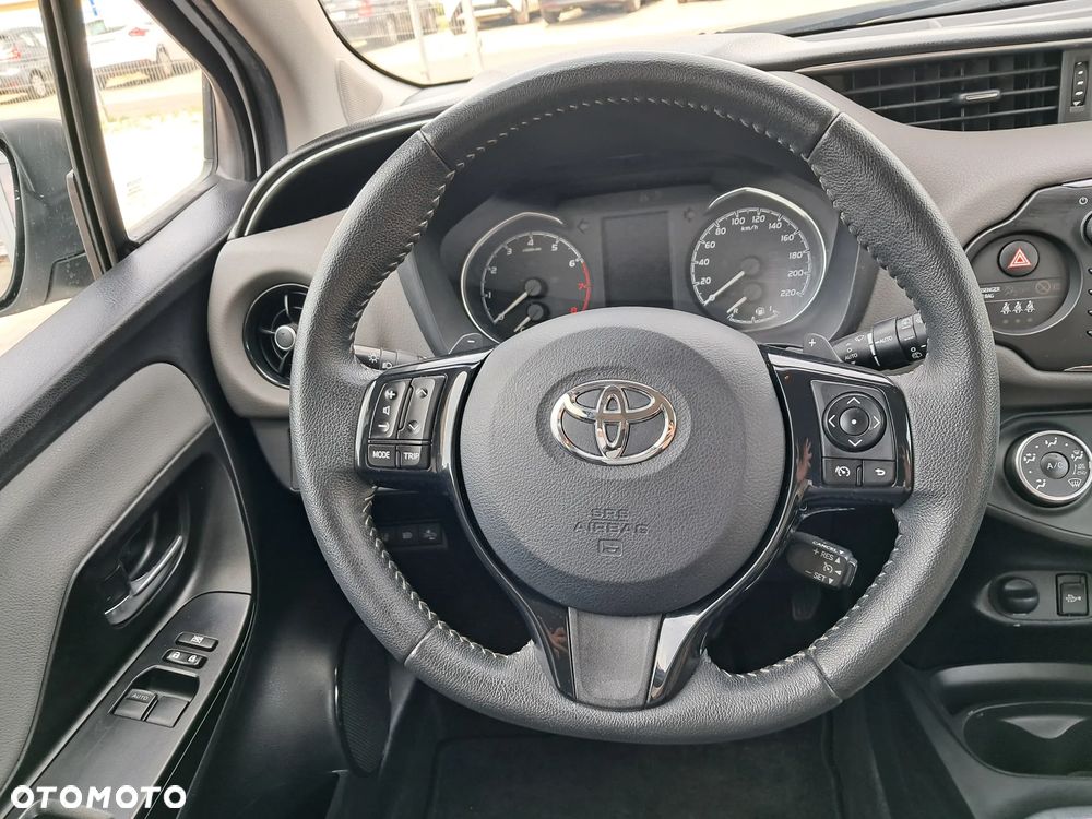 Toyota Yaris 1.5 Premium CVT - 13