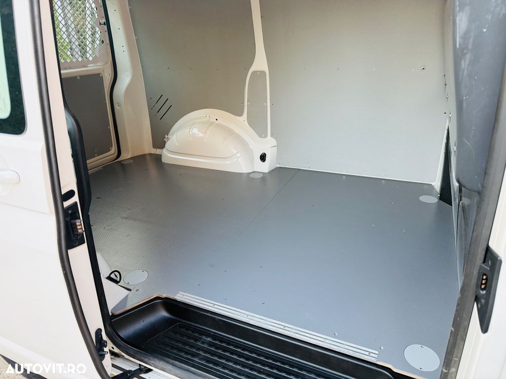 Volkswagen Transporter - 13