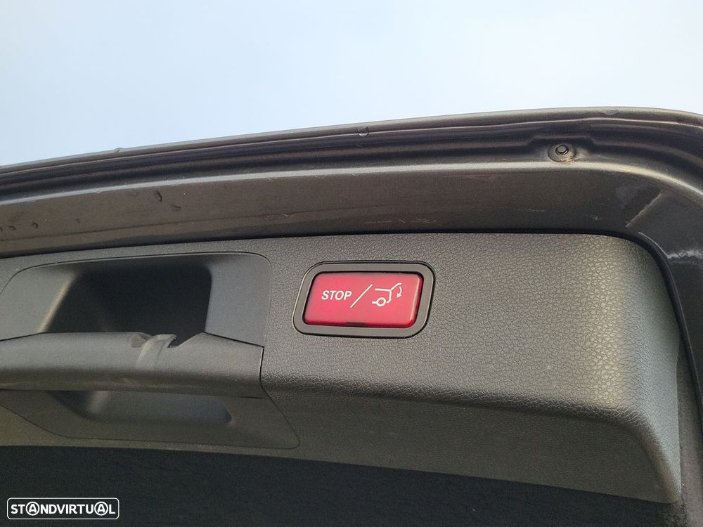 Mercedes-Benz E 220 d Avantgarde - 19