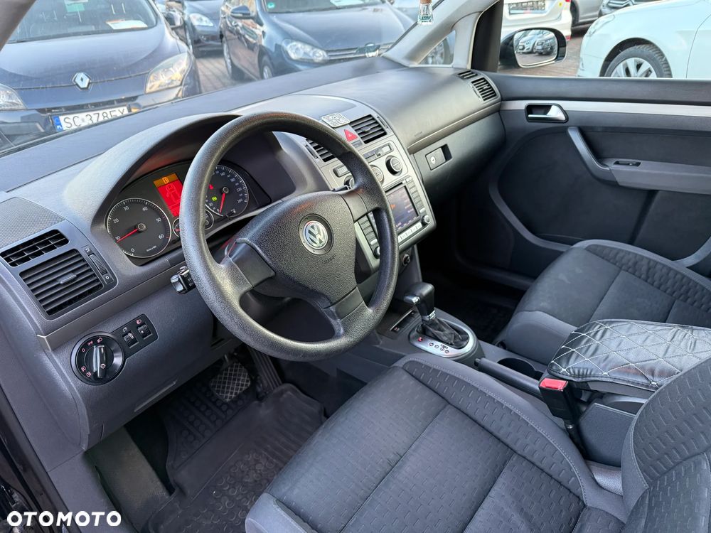 Volkswagen Touran 2.0 TDI DSG United - 11