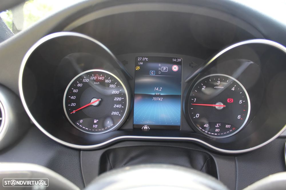 Mercedes-Benz C 300 d 4Matic 9G-TRONIC AMG Line Plus - 24