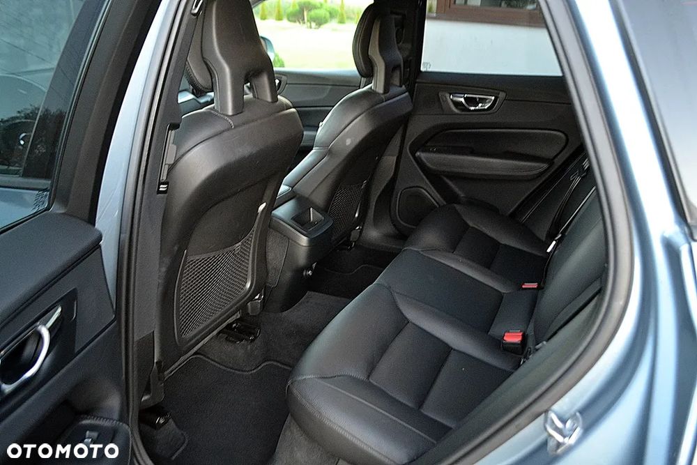 Volvo XC 60 D4 AWD Geartronic Momentum - 12