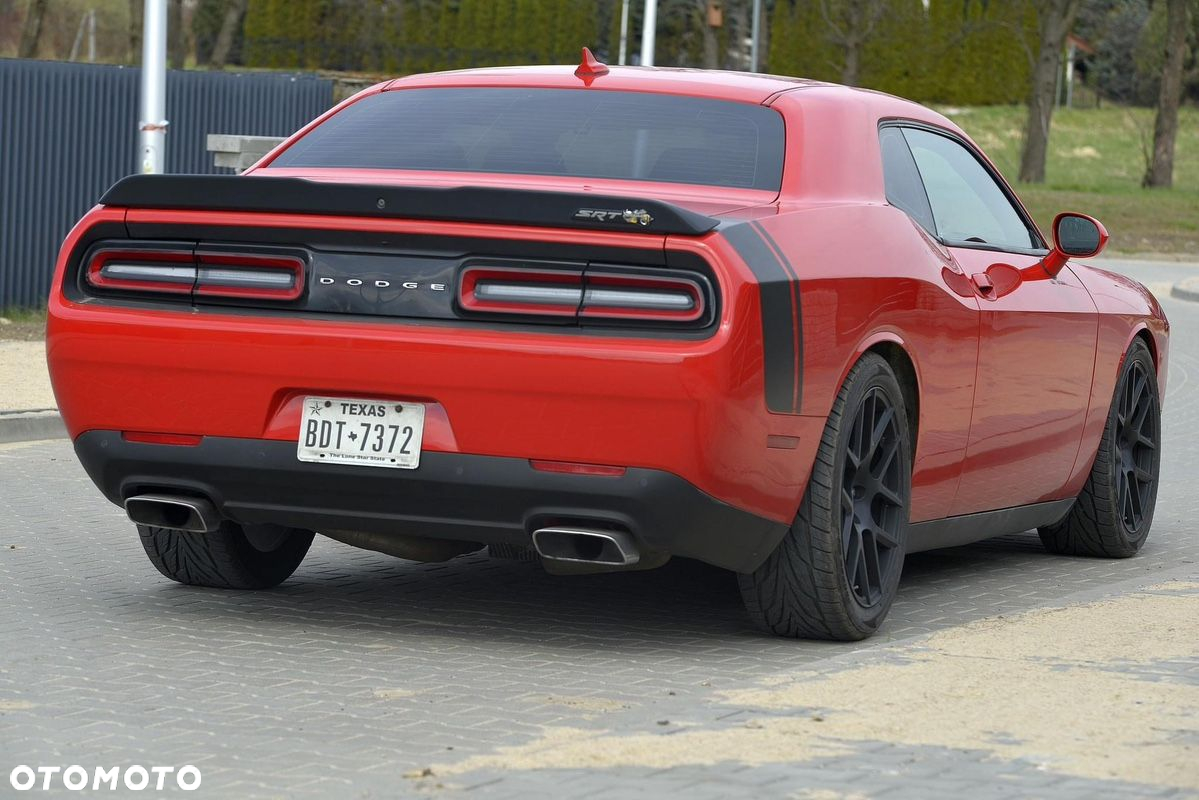 Dodge Challenger - 17