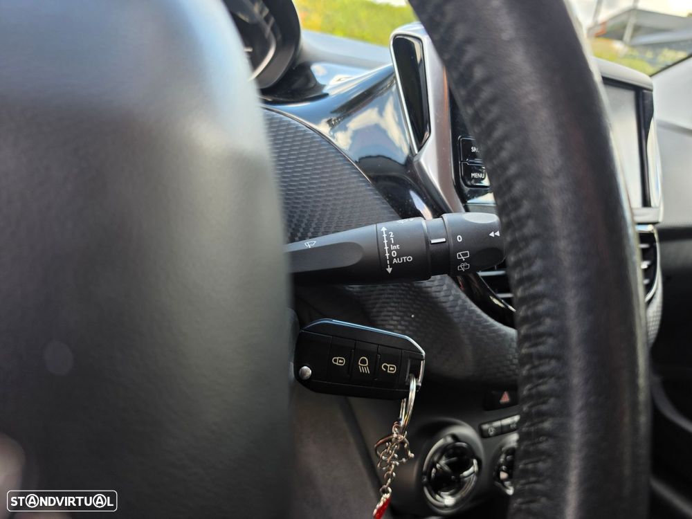 Peugeot 208 1.2 PureTech Style - 15