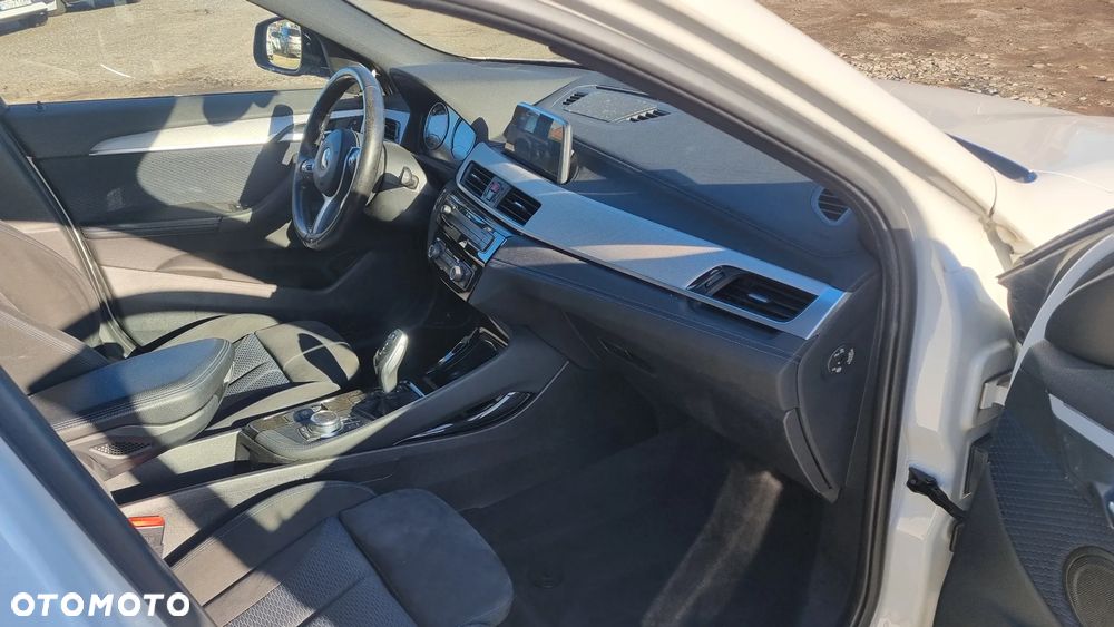 BMW X2 sDrive18i Advantage Plus - 22