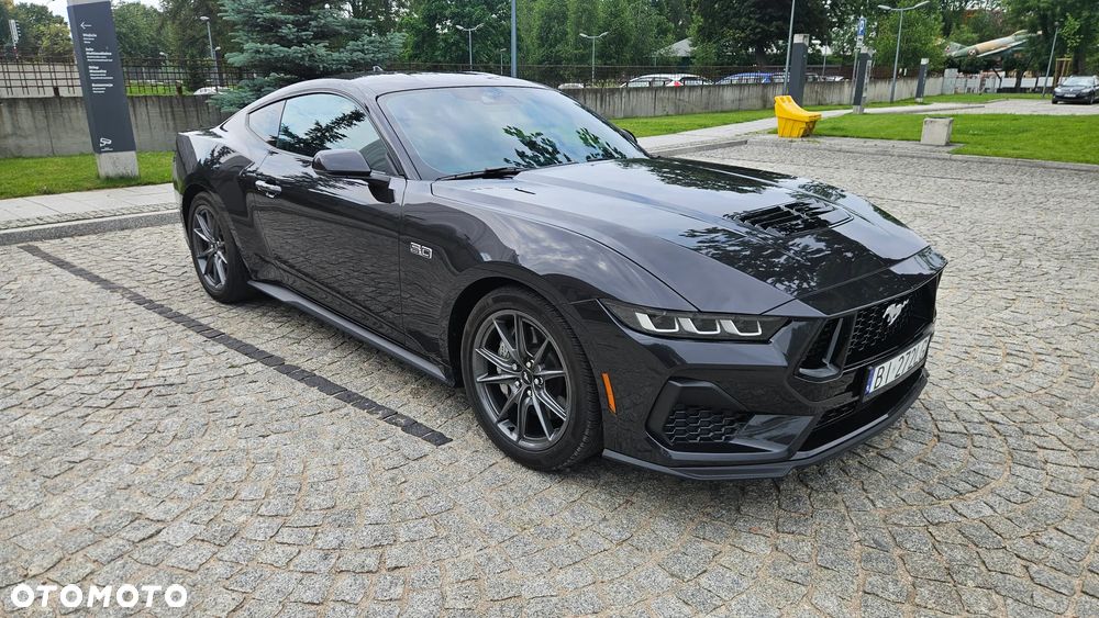 Ford Mustang - 1