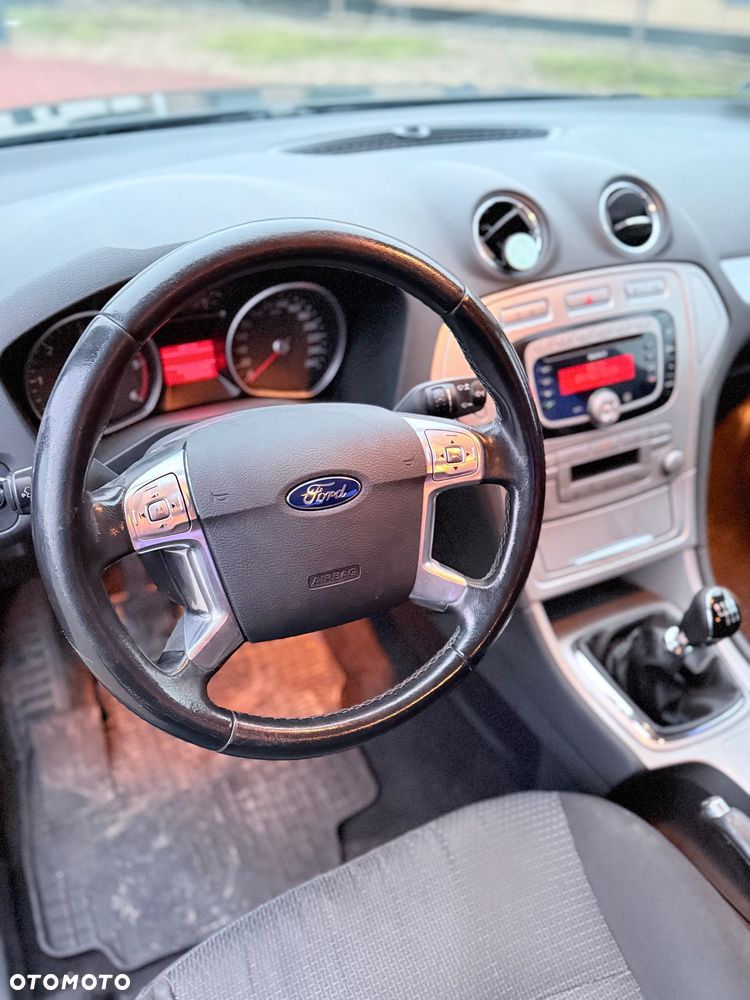 Ford Mondeo 2.0 TDCi Ambiente - 9