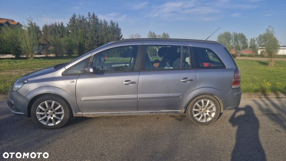 Opel Zafira 1.8 Family - 1