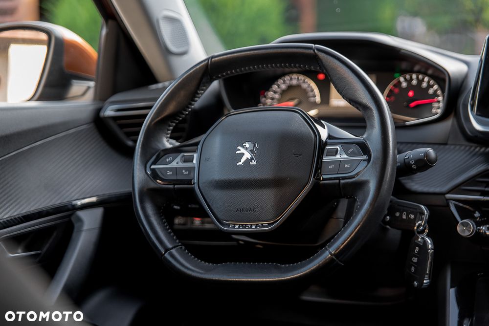 Peugeot 2008 1.2 PureTech Allure Pack S&S - 29