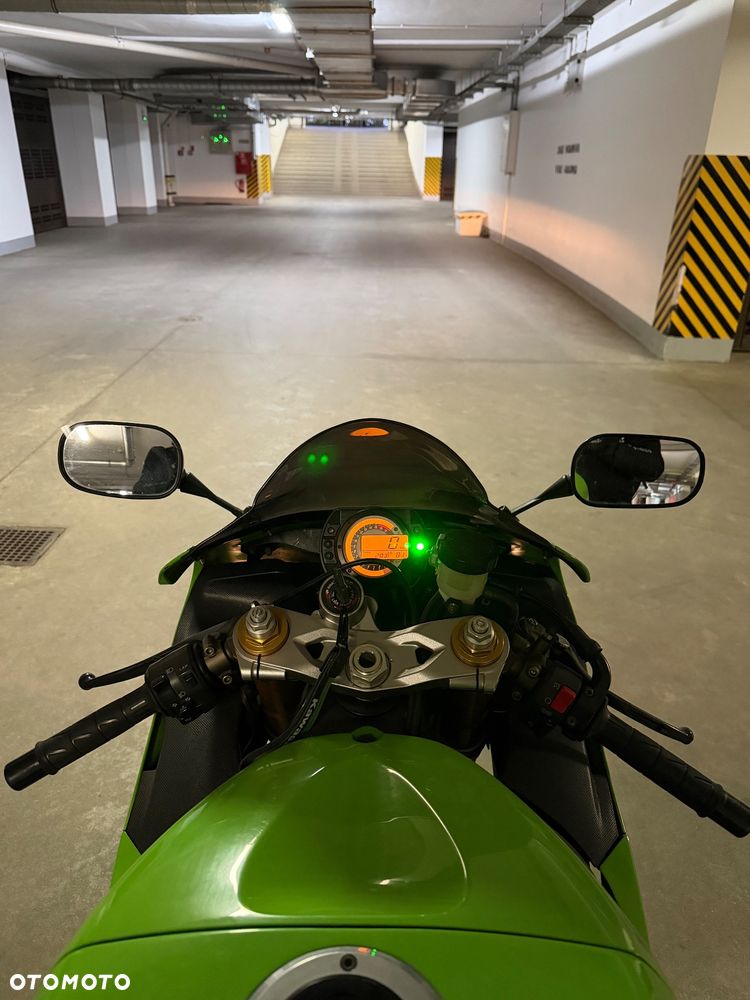 Kawasaki ZXR - 26