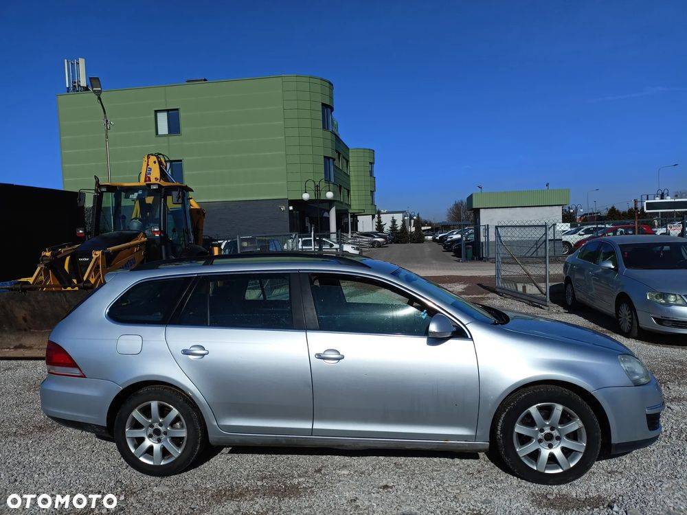 Volkswagen Golf - 5