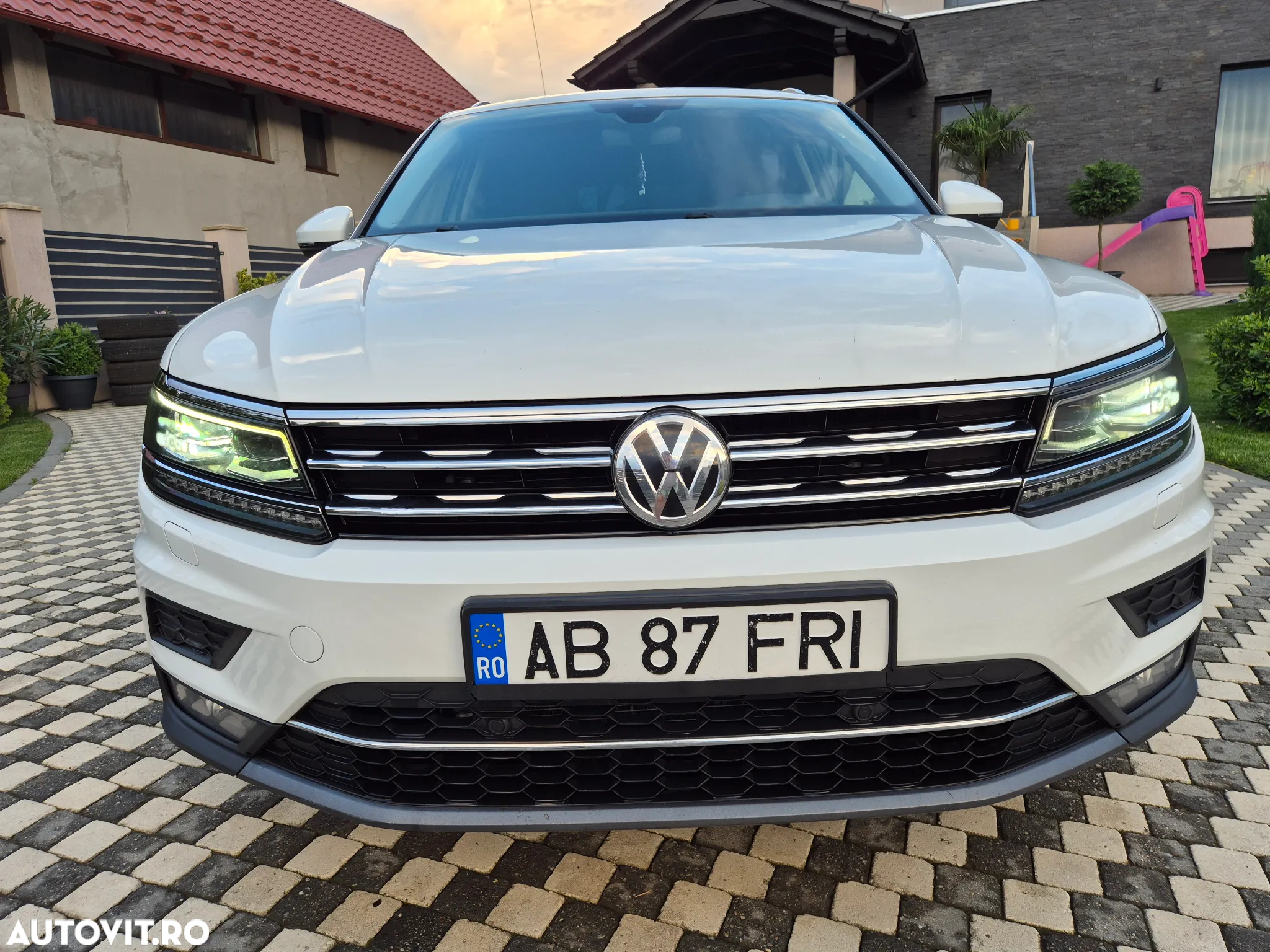 Volkswagen Tiguan - 9