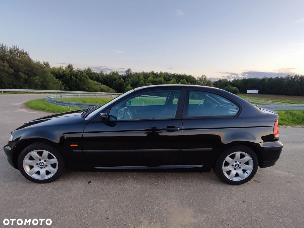 BMW Seria 3 2004 photo 2