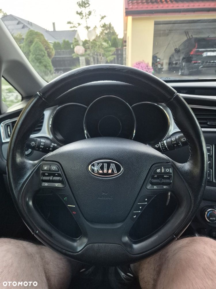 Kia Ceed 1.6 CRDi L - 10
