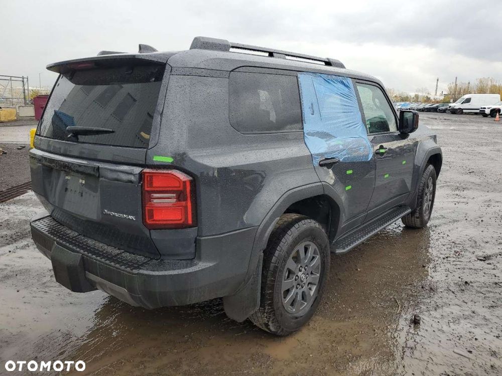 Toyota Land Cruiser - 4