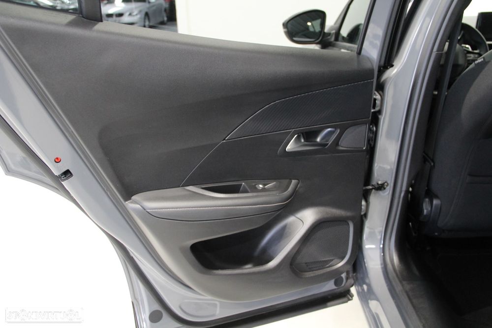 Peugeot 2008 1.2 Hybrid Allure e-DCS6 - 29