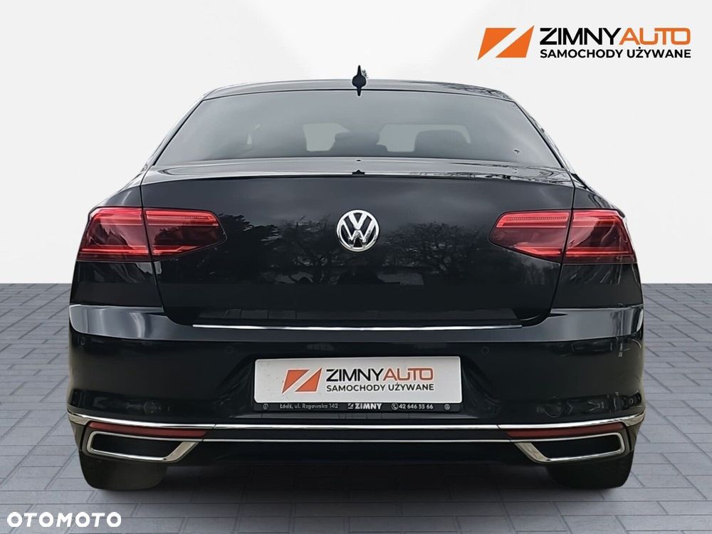 Volkswagen Passat - 12