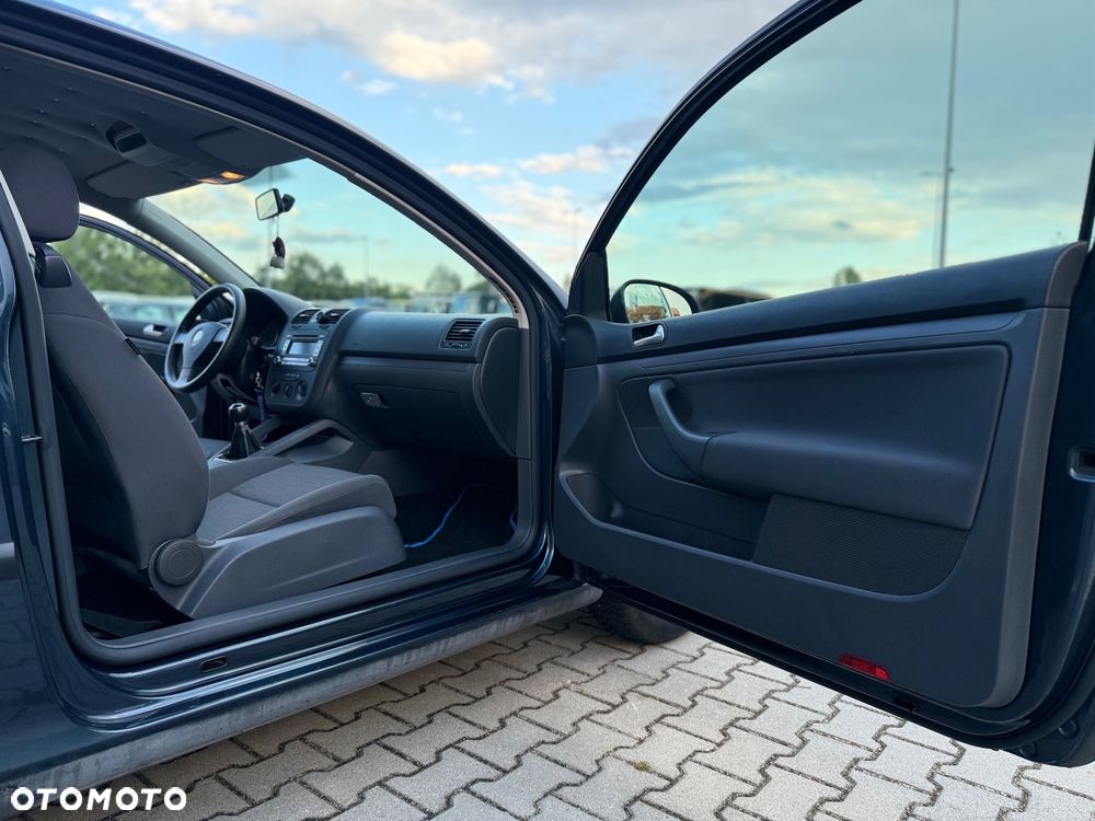 Volkswagen Golf - 25