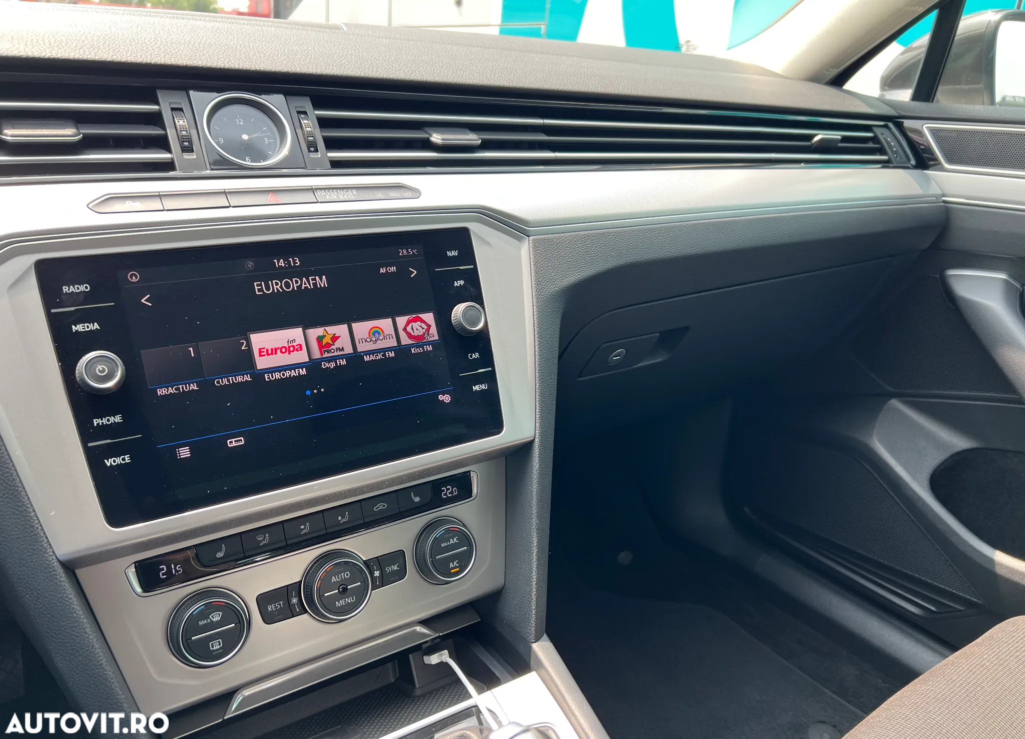 Volkswagen Passat Variant 2.0 TDI DSG Comfortline - 10