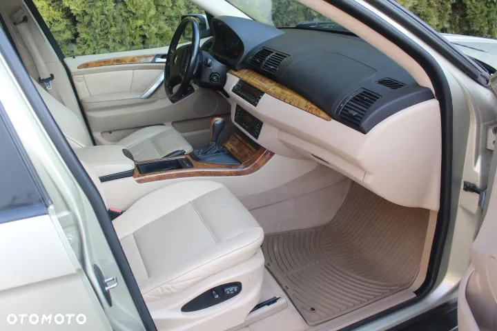 BMW X5 3.0 i - 10