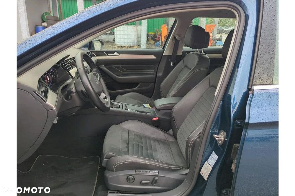 Volkswagen Passat Variant 2.0 TDI EVO Elegance DSG - 5