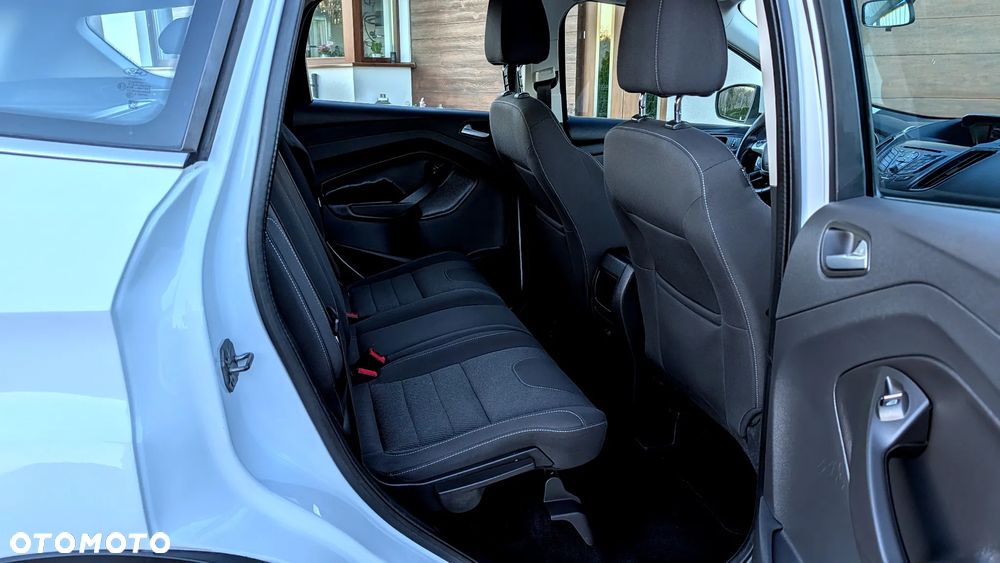 Ford Kuga 1.6 EcoBoost 2x4 Titanium - 10