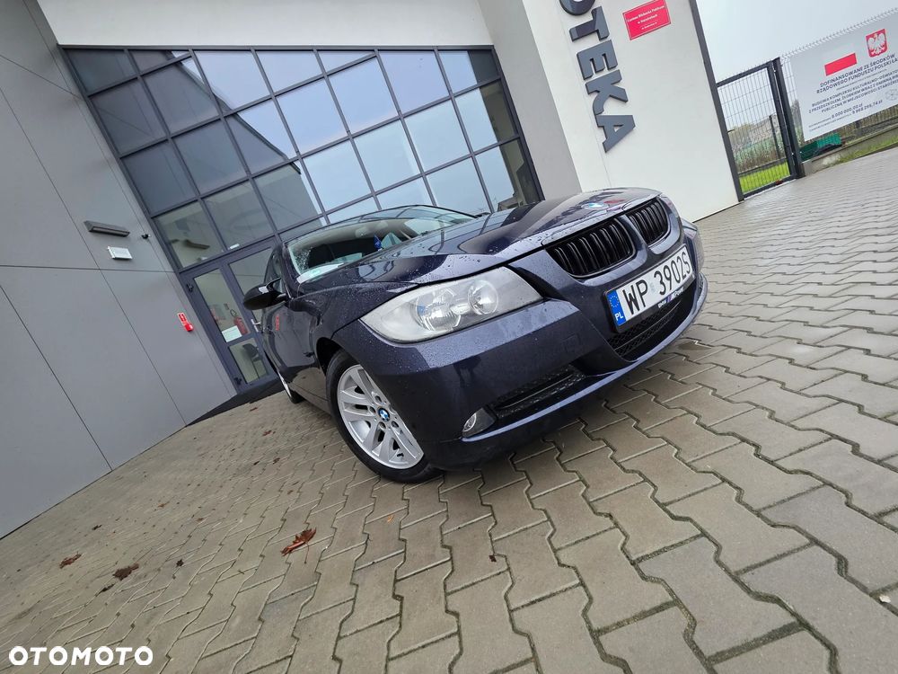 BMW Seria 3 318i - 4