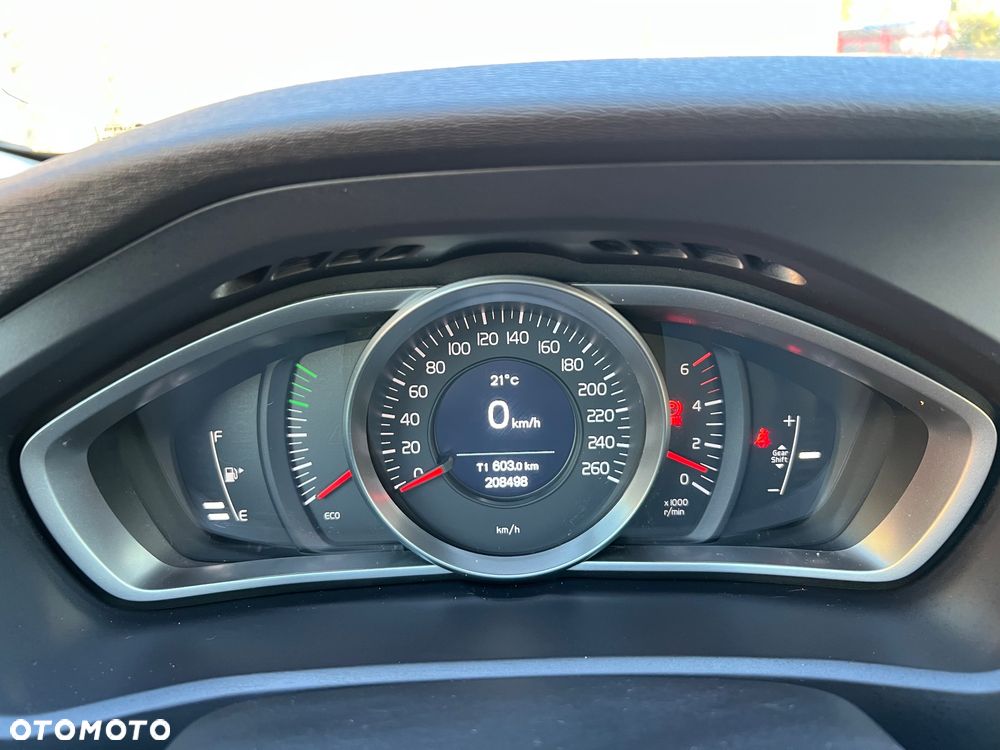 Volvo V40 Cross Country D2 Momentum - 24