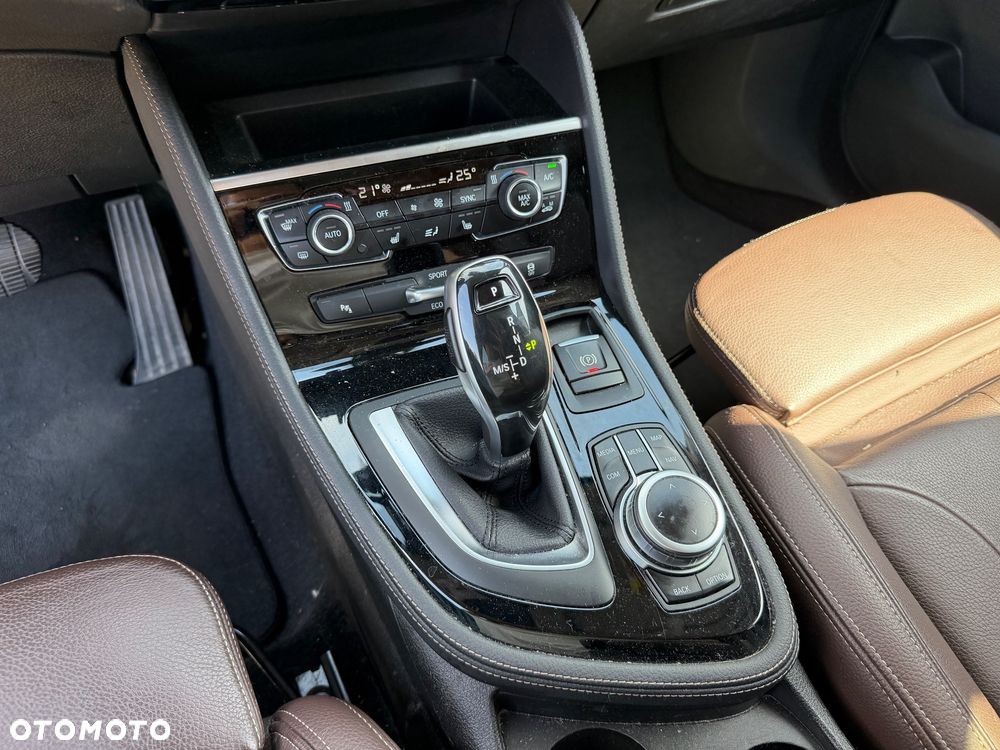 BMW Seria 2 220i Sport-Aut Sport Line - 34