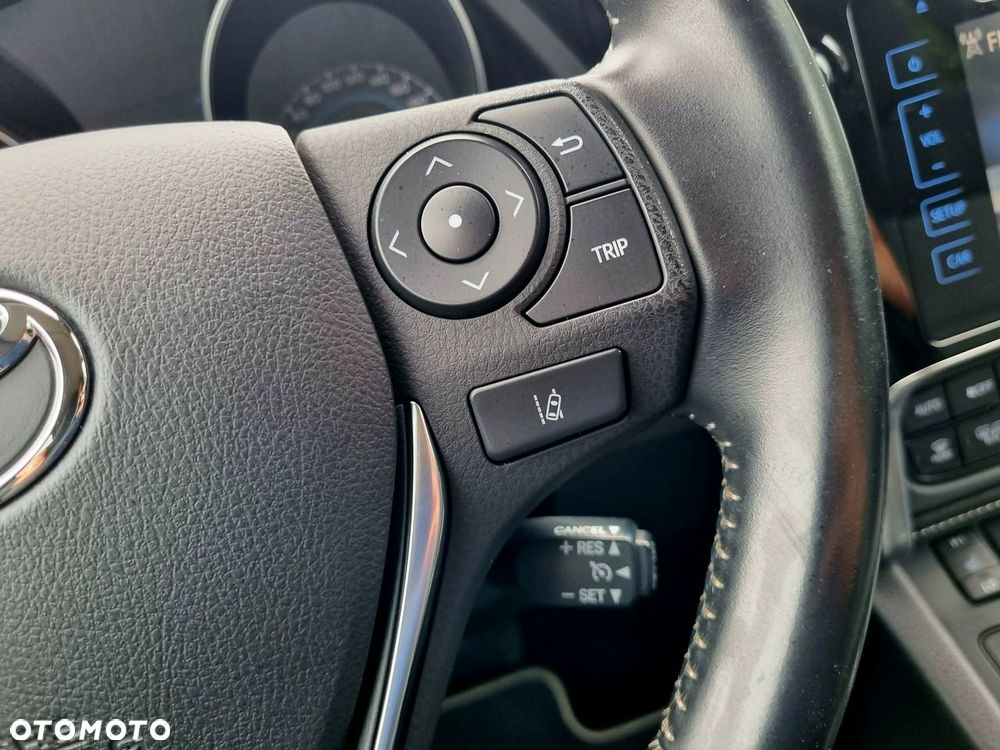 Toyota Auris Hybrid 135 Prestige - 17
