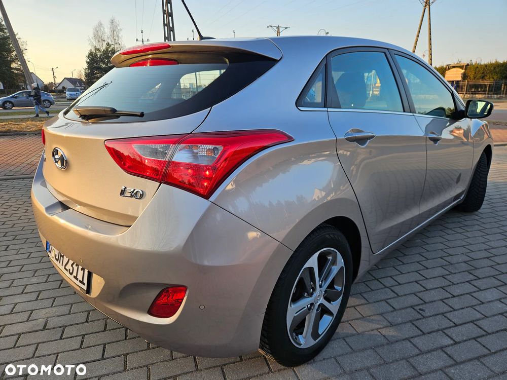 Hyundai i30 blue 1.6 GDI Trend - 5