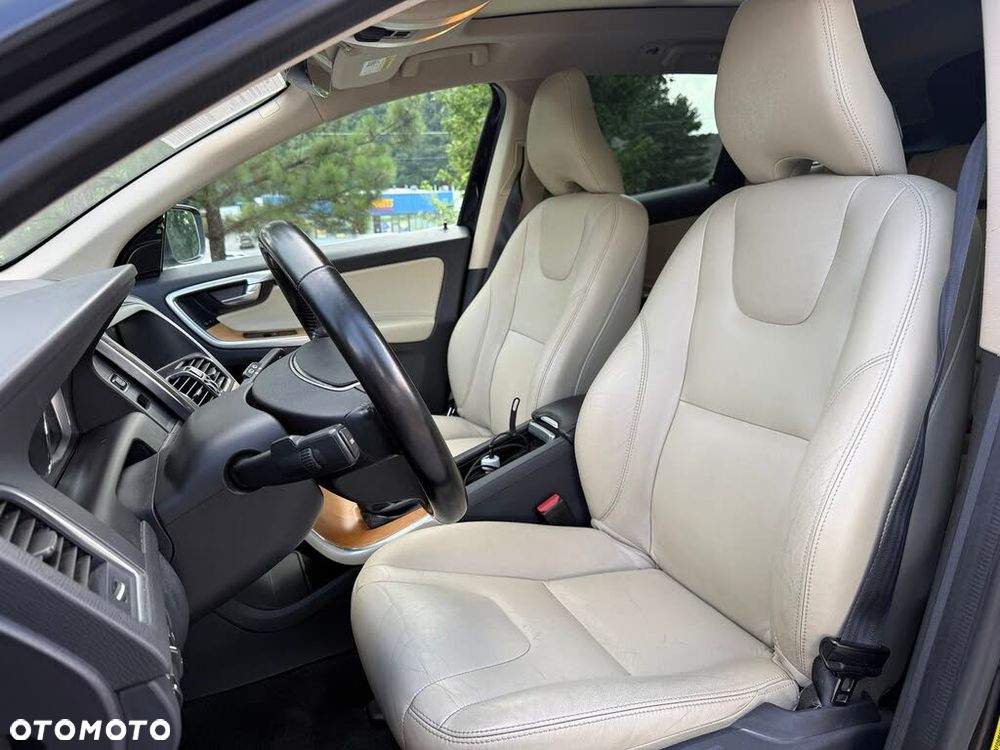 Volvo XC 60 T6 AWD Drive-E Momentum - 13