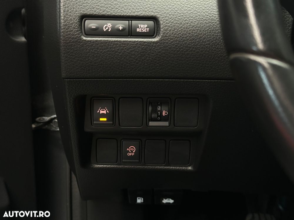 Nissan Qashqai 1.3 DIG-T N-CONNECTA - 30