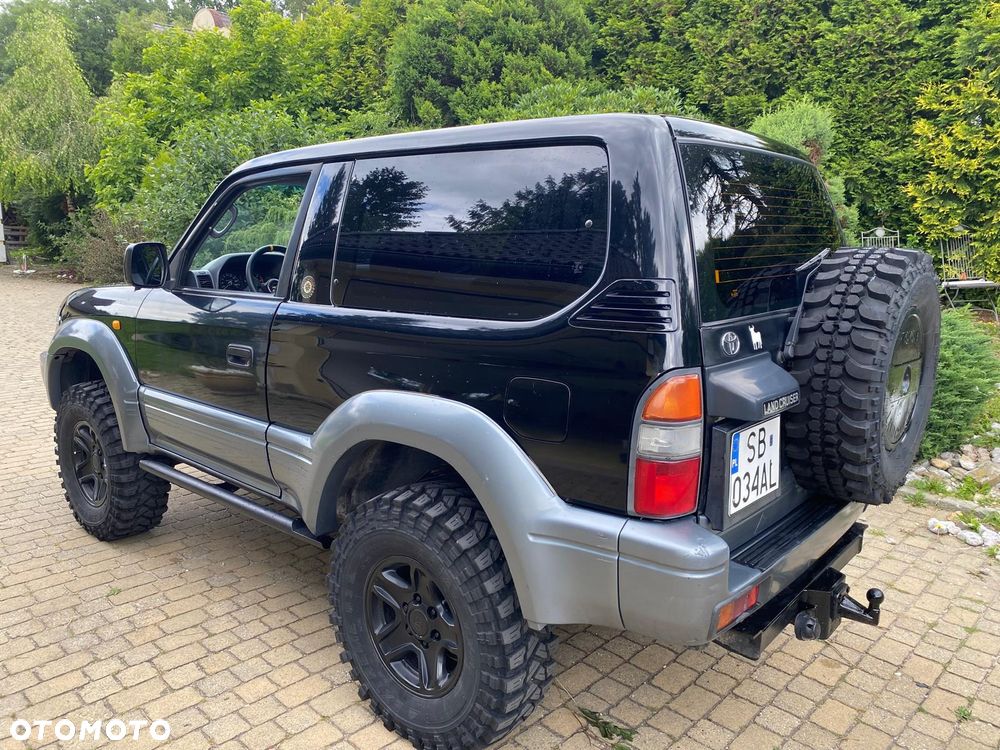 Toyota Land Cruiser - 4