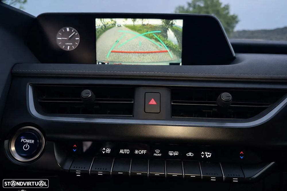 Lexus UX 250h Executive+ - 13