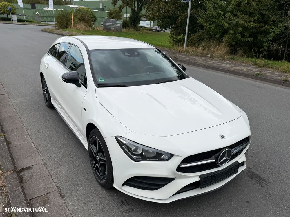 Mercedes-Benz CLA 250 e Shooting Brake AMG Line - 1