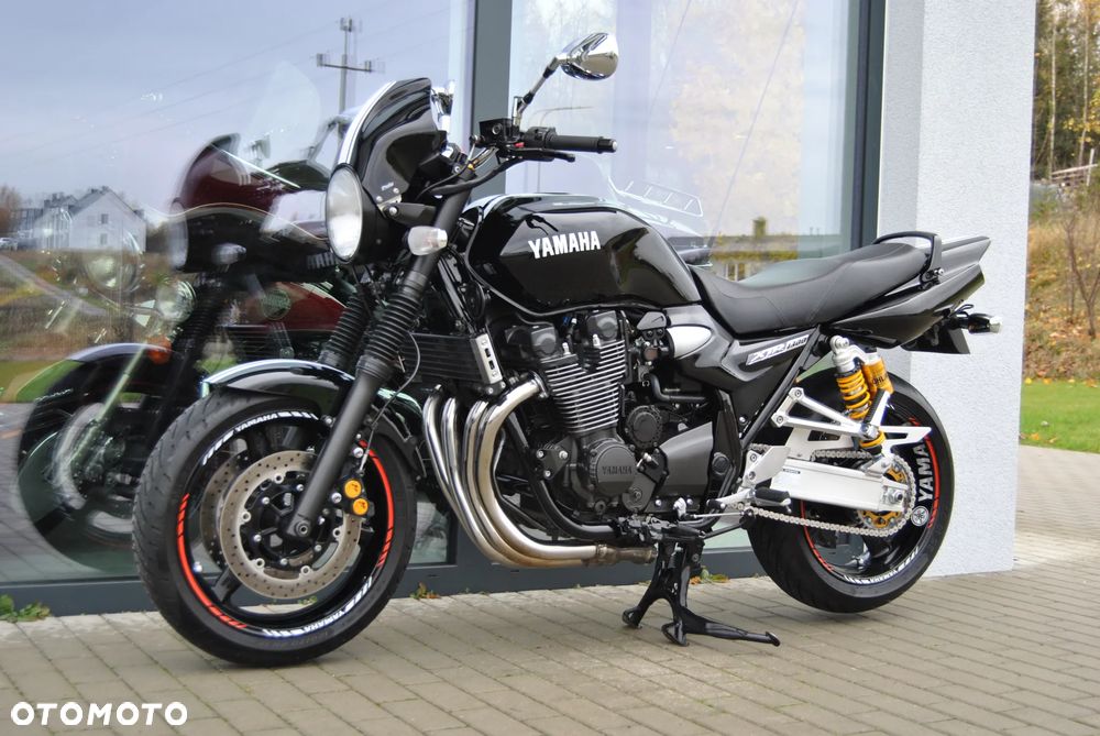 Yamaha XJR - 41