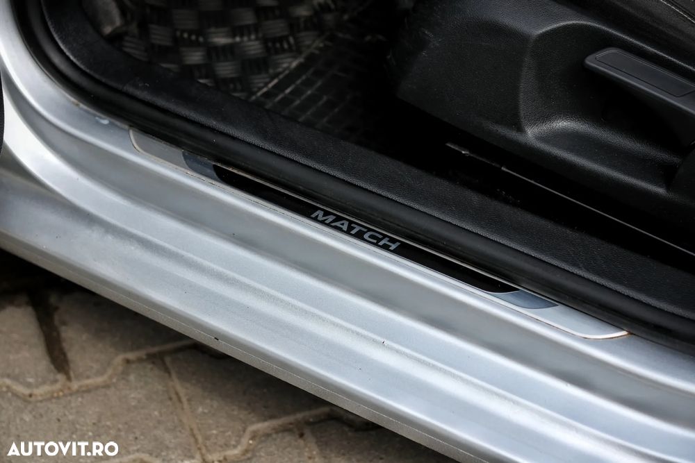 Volkswagen Golf 2.0 TDI DPF DSG MATCH - 12