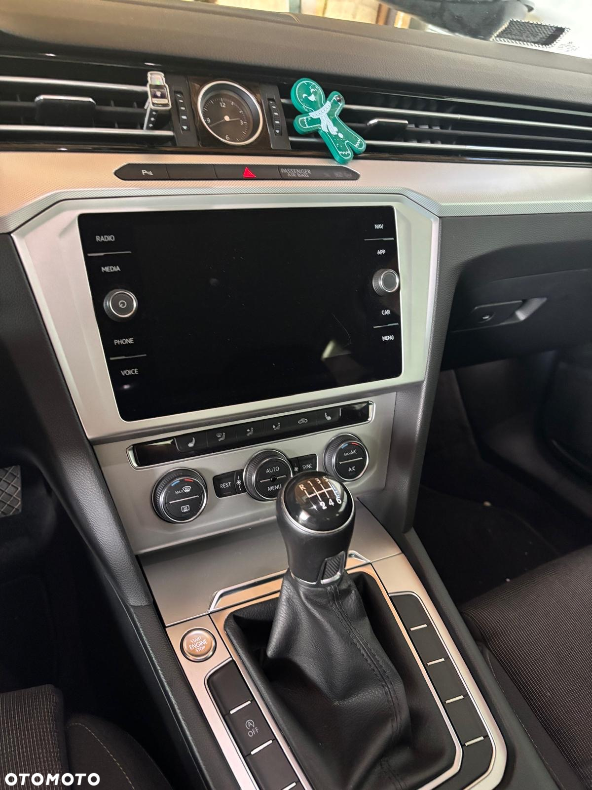 Volkswagen Passat 2.0 TDI BMT Comfortline - 13