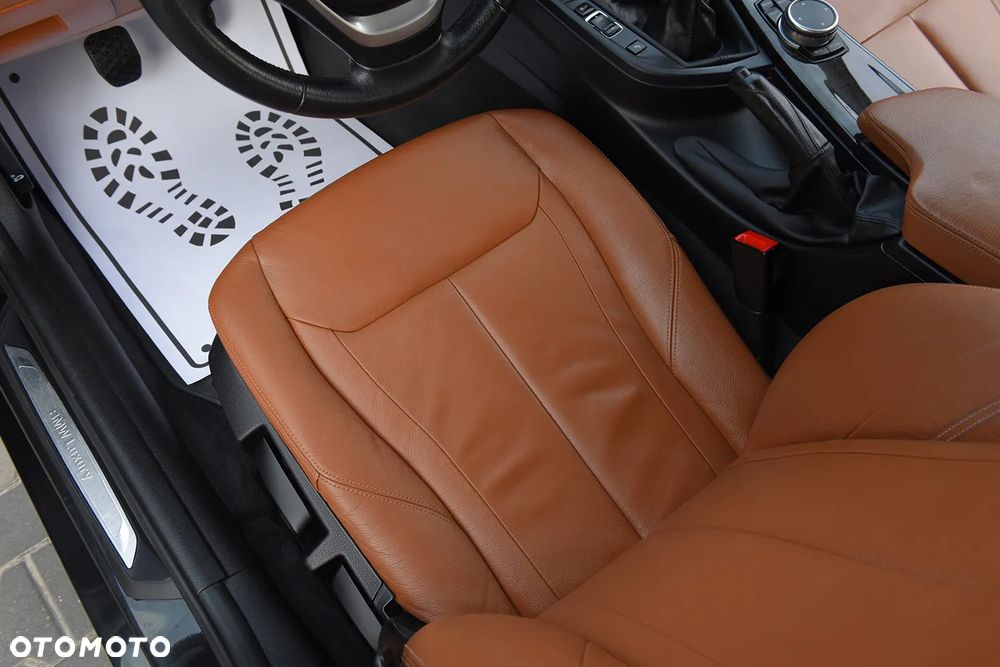 BMW Seria 3 318d Luxury Line - 4
