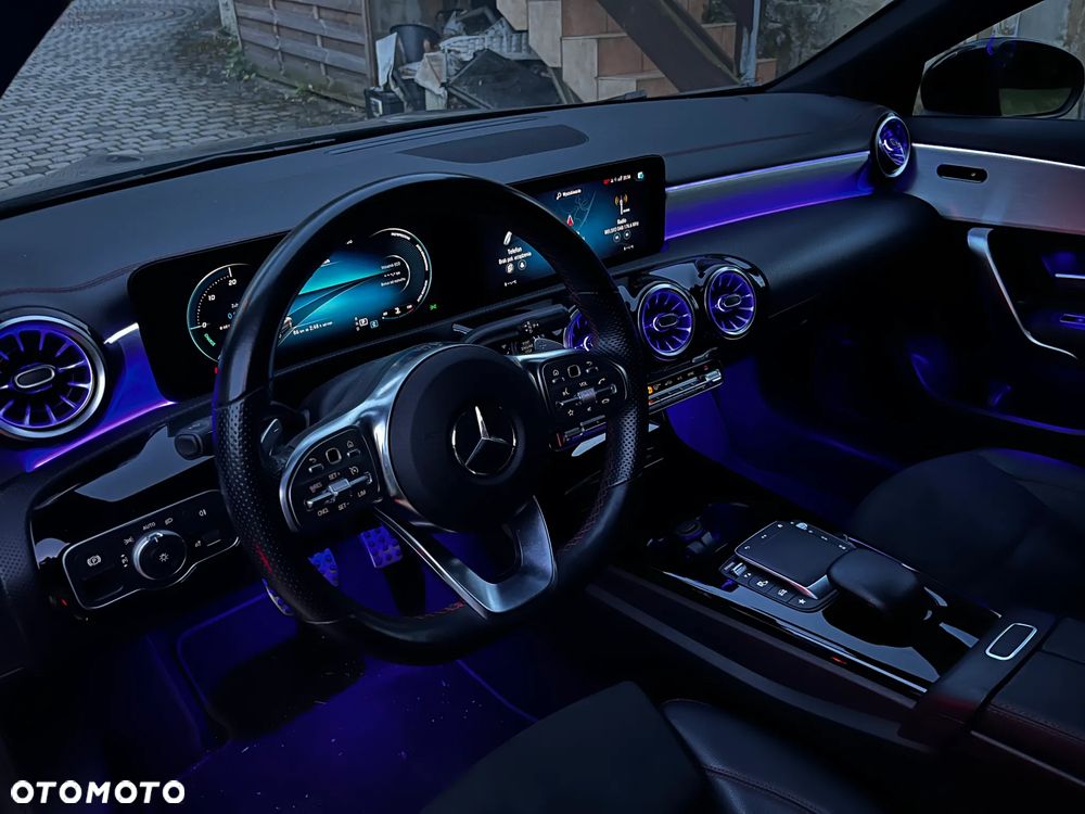 Mercedes-Benz CLA 200 AMG Line 7G-DCT - 3