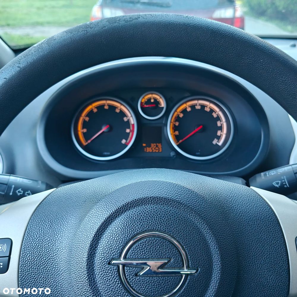 Opel Corsa 1.2 16V Cosmo - 9
