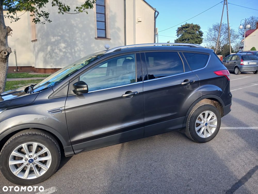 Ford Kuga 2.0 TDCi 2x4 Titanium - 12