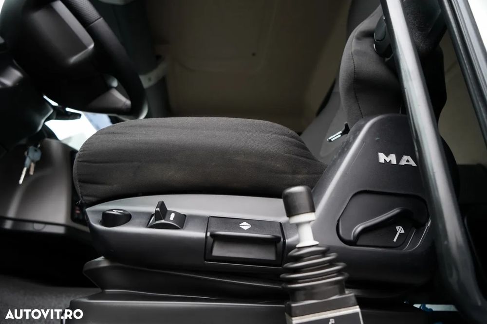 MAN TGS 41.460 / 8X6 / BASCULATOR SPATE / MANUAL / KH-KIPPER / NAVI / ANVELOPE 100% - 25