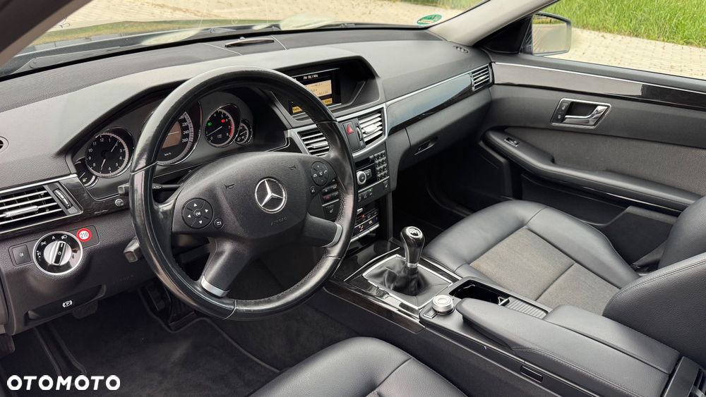 Mercedes-Benz Klasa E 200 CGI BlueEffICIENCY Avantgarde - 15