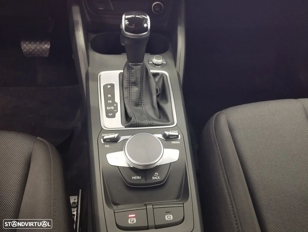 Audi Q2 30 TDI Advanced S tronic - 32